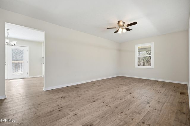 1506 East Mountain View Avenue, Big Stone Gap, VA 24219