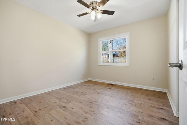 1506 East Mountain View Avenue, Big Stone Gap, VA 24219