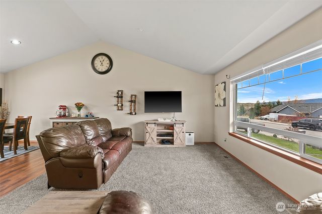 1364 Duram Drive, East Wenatchee, WA 98802