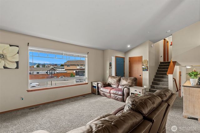 1364 Duram Drive, East Wenatchee, WA 98802