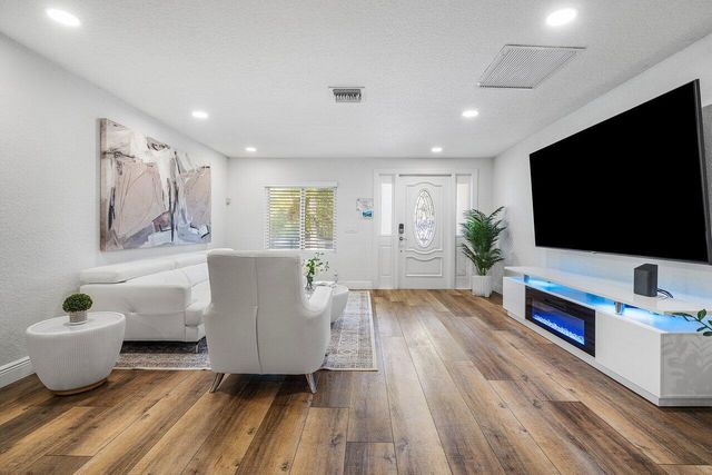 671 Lindell Boulevard, Delray Beach, FL 33444