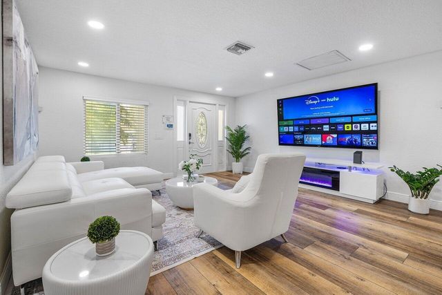 671 Lindell Boulevard, Delray Beach, FL 33444