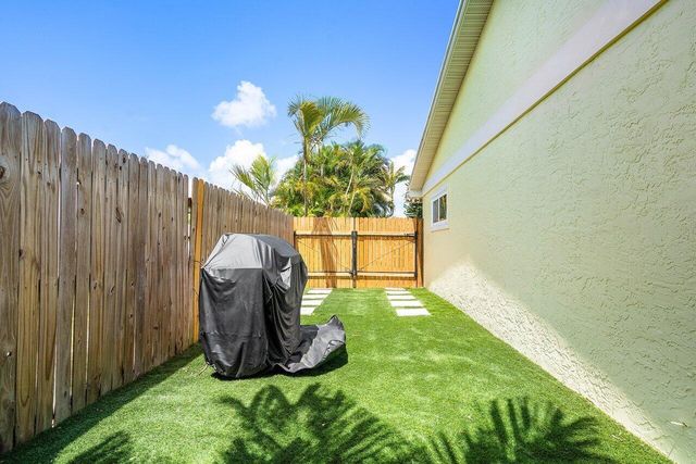 671 Lindell Boulevard, Delray Beach, FL 33444