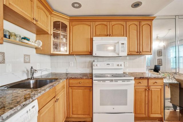 5208 NE 24th Terrace F118, Fort Lauderdale, FL 33308