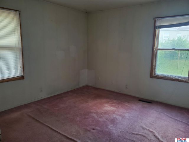 7675 S 41st Avenue, Bellevue, NE 68147