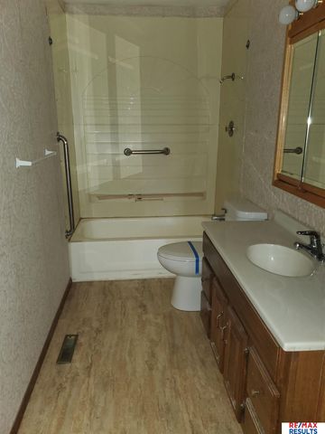 7675 S 41st Avenue, Bellevue, NE 68147