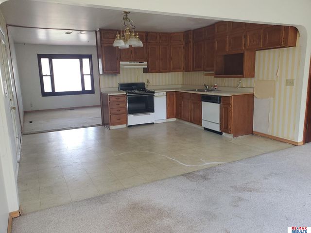 7675 S 41st Avenue, Bellevue, NE 68147