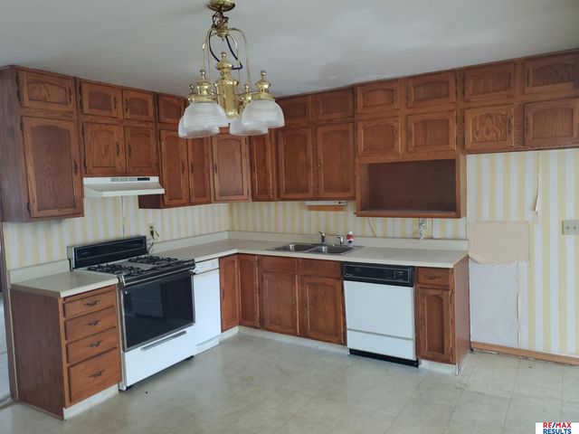 7675 S 41st Avenue, Bellevue, NE 68147