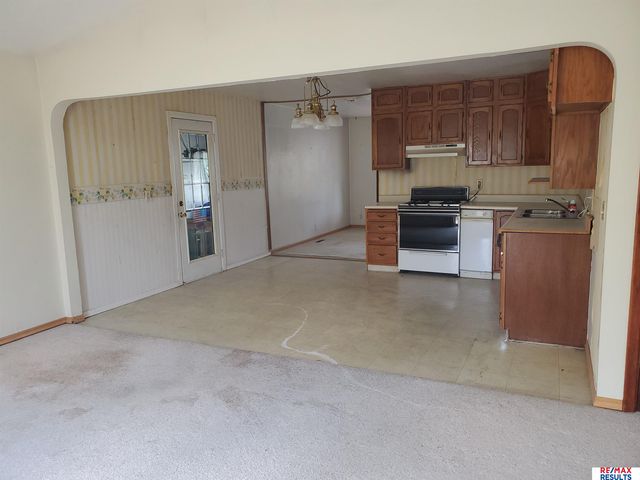 7675 S 41st Avenue, Bellevue, NE 68147