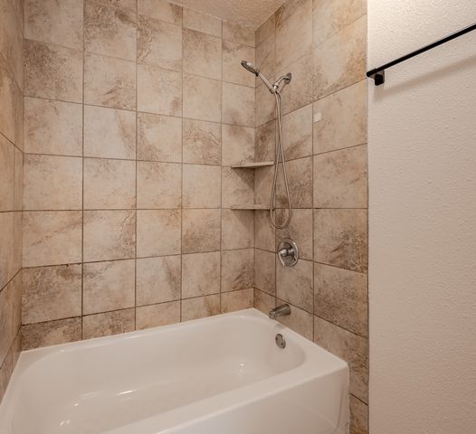 6704 Trailwood Drive, Forest Hill, TX 76140