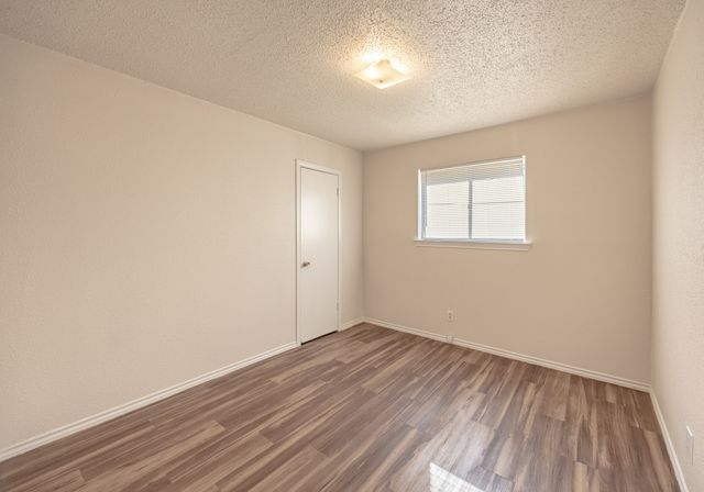 6704 Trailwood Drive, Forest Hill, TX 76140