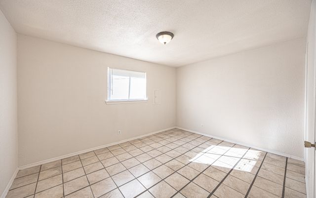 6704 Trailwood Drive, Forest Hill, TX 76140