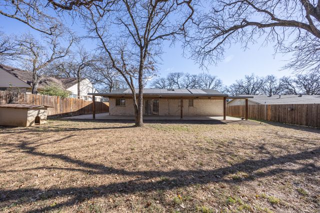 6704 Trailwood Drive, Forest Hill, TX 76140