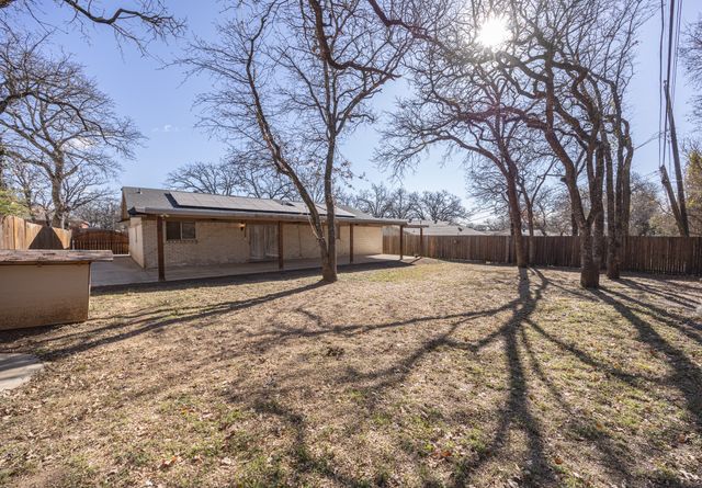 6704 Trailwood Drive, Forest Hill, TX 76140