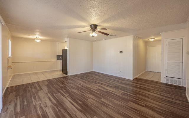 6704 Trailwood Drive, Forest Hill, TX 76140