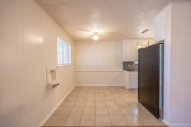 6704 Trailwood Drive, Forest Hill, TX 76140