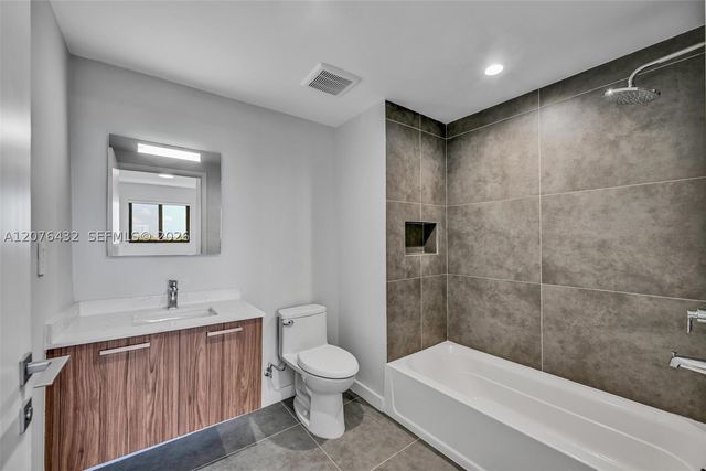 840 NE 130th St 508, North Miami, FL 33161