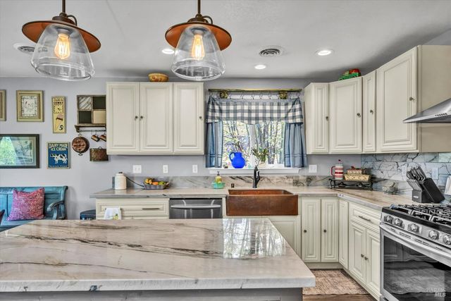 15314 Summit Blvd, Cobb, CA 95426