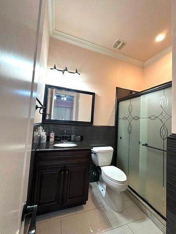 6830 N 14th Street, Phoenix, AZ 85014