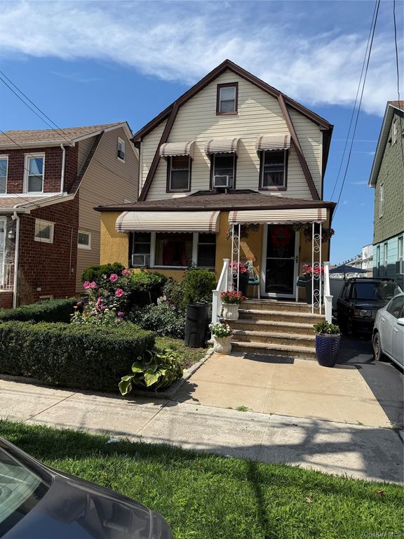 19811 116th Avenue, Addisleigh Park, NY 11412
