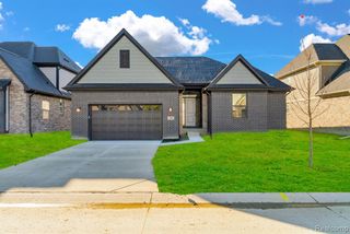 4118 Spring Meadows Drive, Sterling Heights, MI 48314