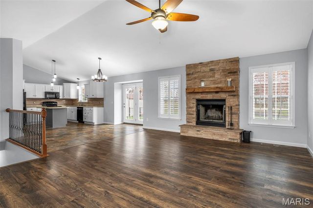 120 Palace Way Drive, Troy, MO 63379