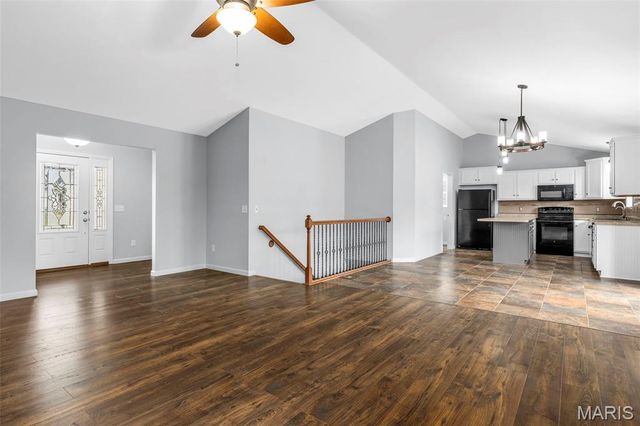 120 Palace Way Drive, Troy, MO 63379