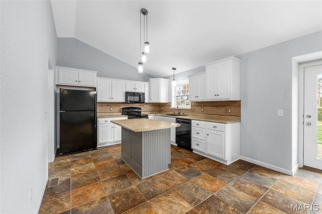 120 Palace Way Drive, Troy, MO 63379