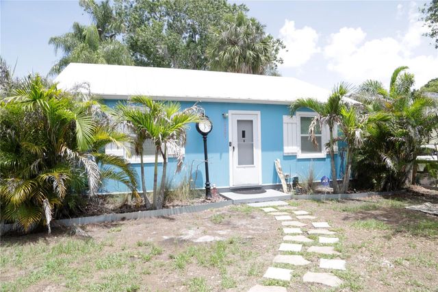 1999 N BETTY LANE, Clearwater, FL 33755