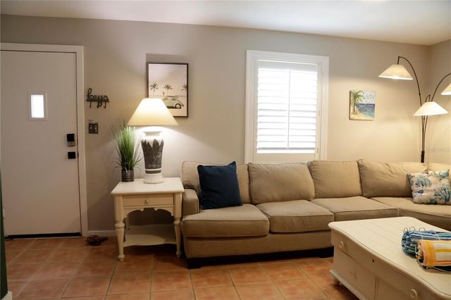 1999 N BETTY LANE, Clearwater, FL 33755