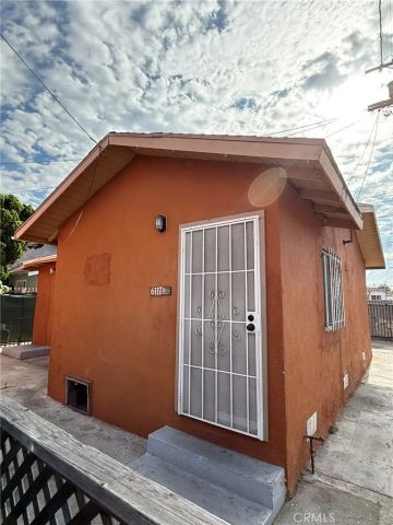 6117 S Hoover, Los Angeles, CA 90044