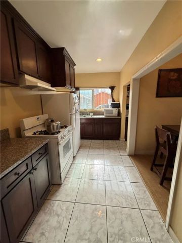 6117 S Hoover, Los Angeles, CA 90044
