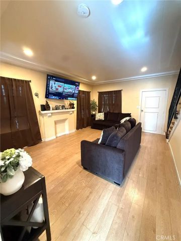 6117 S Hoover, Los Angeles, CA 90044