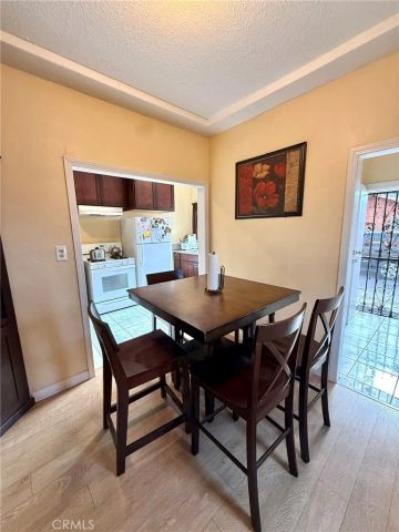 6117 S Hoover, Los Angeles, CA 90044