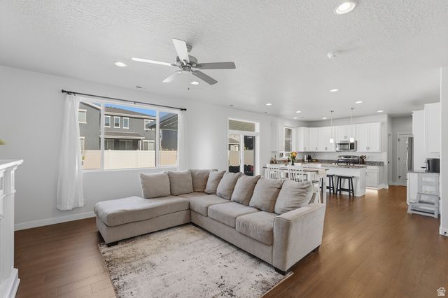 3382 S CLAIRE AVE, Syracuse, UT 84075