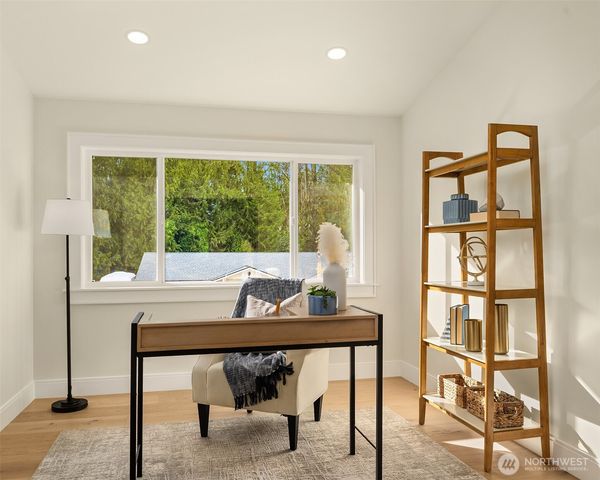 10010 161st Avenue NE, Redmond, WA 98052