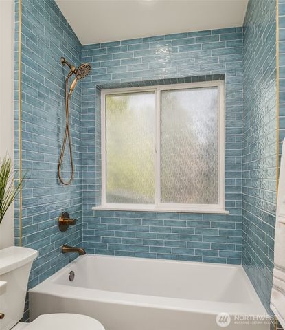 10010 161st Avenue NE, Redmond, WA 98052