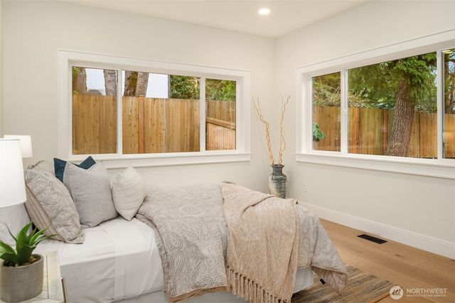 10010 161st Avenue NE, Redmond, WA 98052