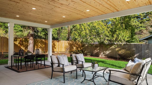 10010 161st Avenue NE, Redmond, WA 98052