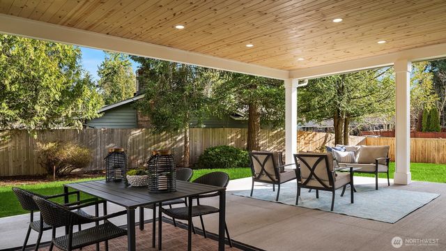 10010 161st Avenue NE, Redmond, WA 98052