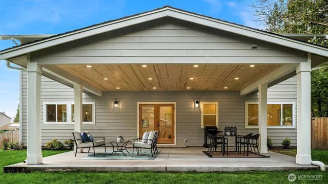 10010 161st Avenue NE, Redmond, WA 98052