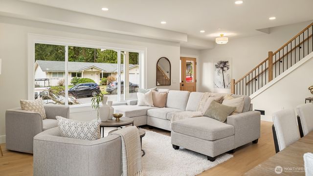 10010 161st Avenue NE, Redmond, WA 98052