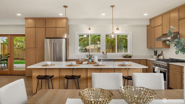 10010 161st Avenue NE, Redmond, WA 98052