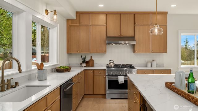 10010 161st Avenue NE, Redmond, WA 98052