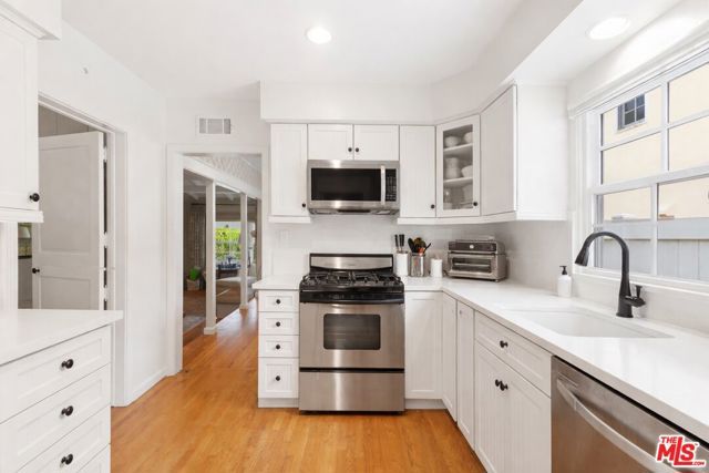 11333 Berwick Street, Los Angeles, CA 90049