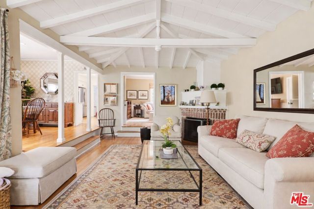 11333 Berwick Street, Los Angeles, CA 90049