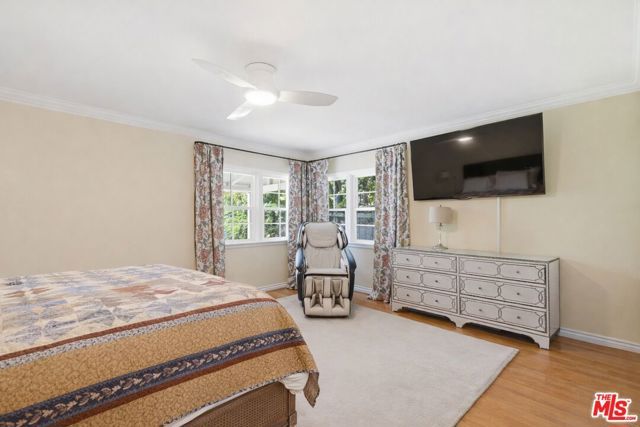 11333 Berwick Street, Los Angeles, CA 90049