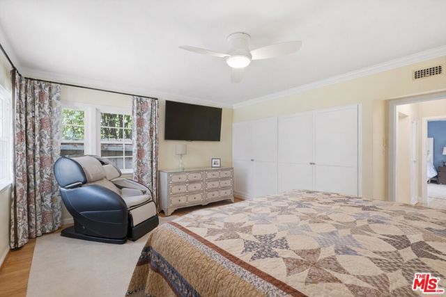 11333 Berwick Street, Los Angeles, CA 90049