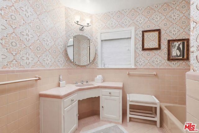 11333 Berwick Street, Los Angeles, CA 90049