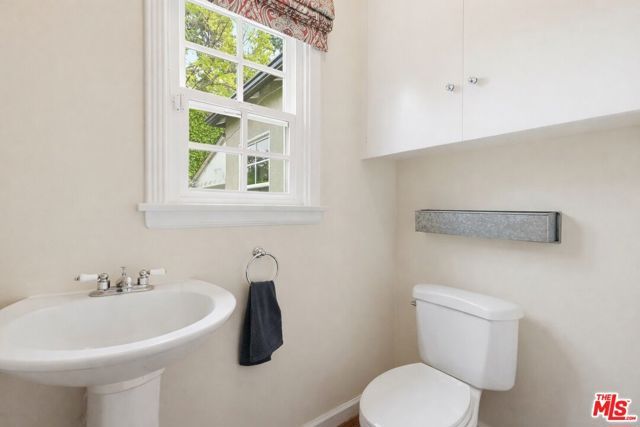 11333 Berwick Street, Los Angeles, CA 90049